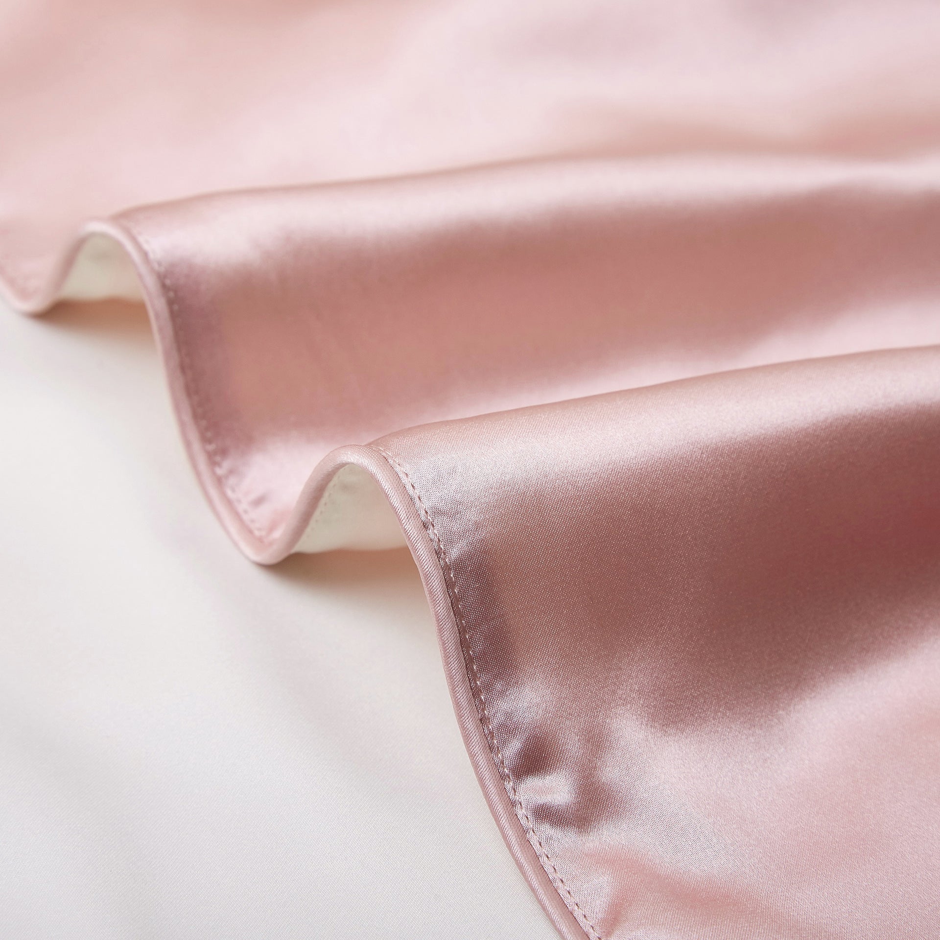 Luxurious Mulberry Silk Pillowcase: Experience Ultimate Comfort